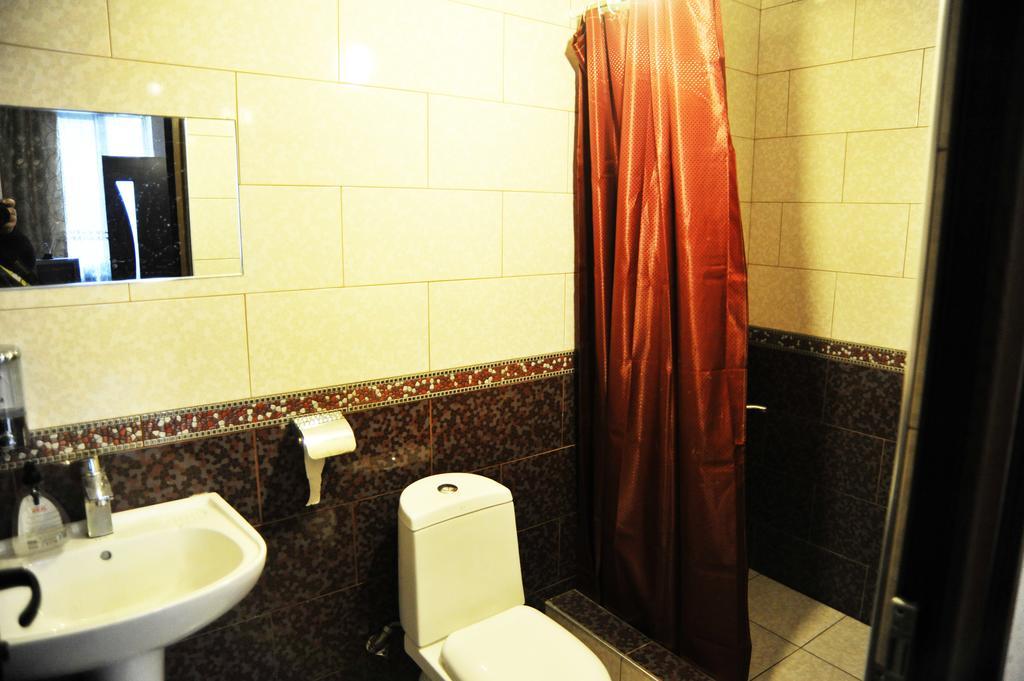Guesthouse Gia Tbilisi Exterior photo