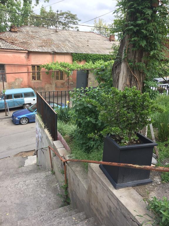 Guesthouse Gia Tbilisi Exterior photo