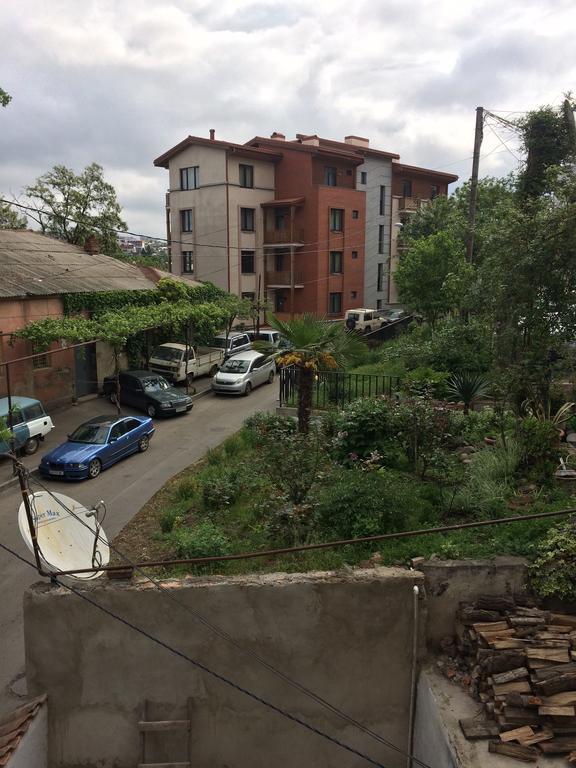 Guesthouse Gia Tbilisi Exterior photo