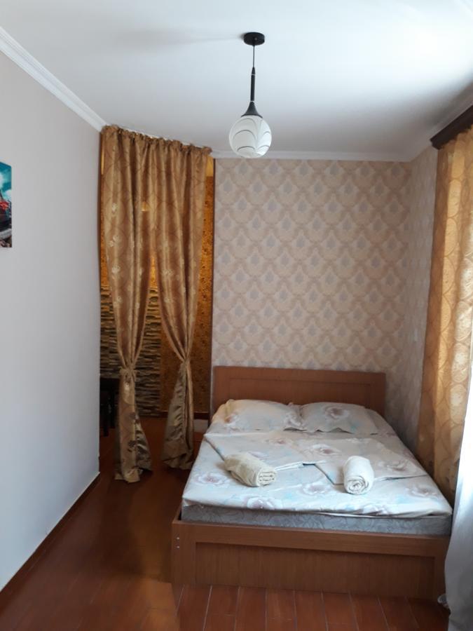 Guesthouse Gia Tbilisi Exterior photo