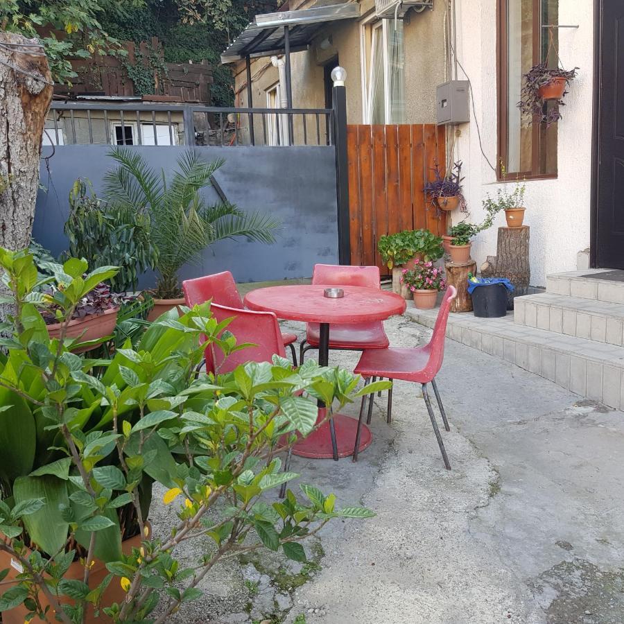 Guesthouse Gia Tbilisi Exterior photo