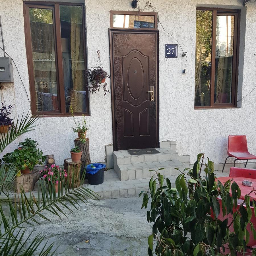 Guesthouse Gia Tbilisi Exterior photo