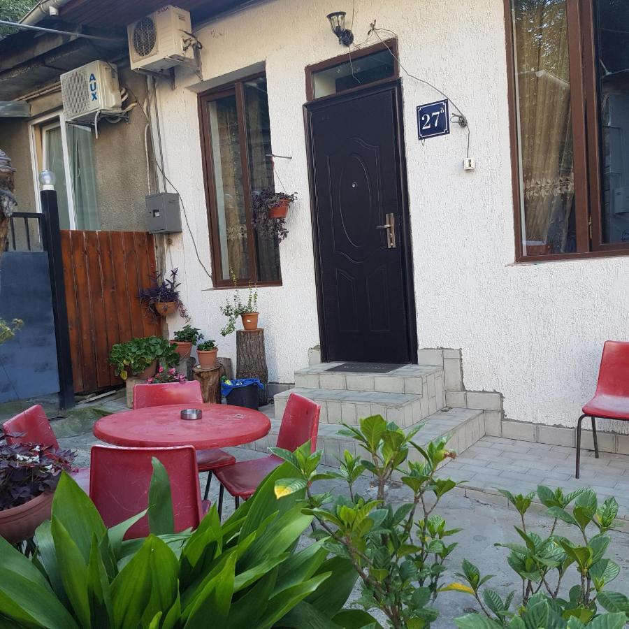 Guesthouse Gia Tbilisi Exterior photo