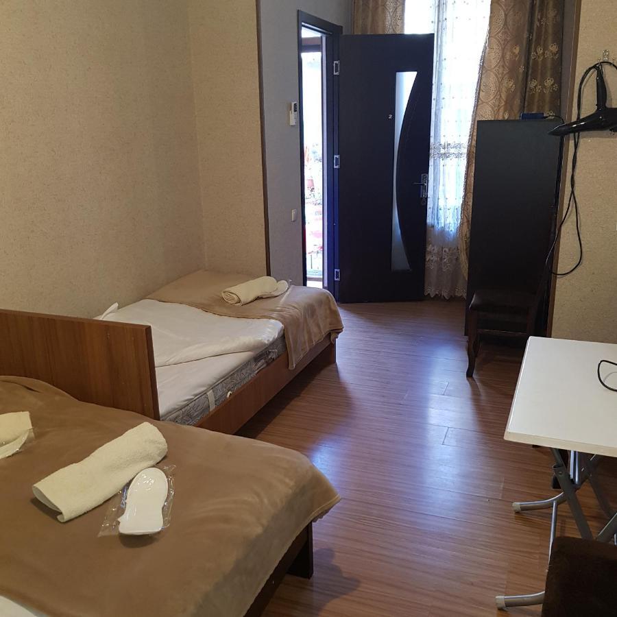 Guesthouse Gia Tbilisi Exterior photo